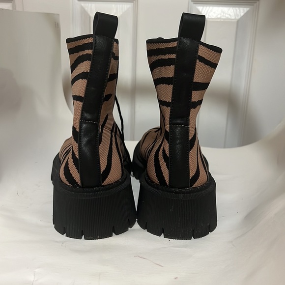 Zebra Stripe Knit Lace Up Combat Boots - Picture 6 of 8